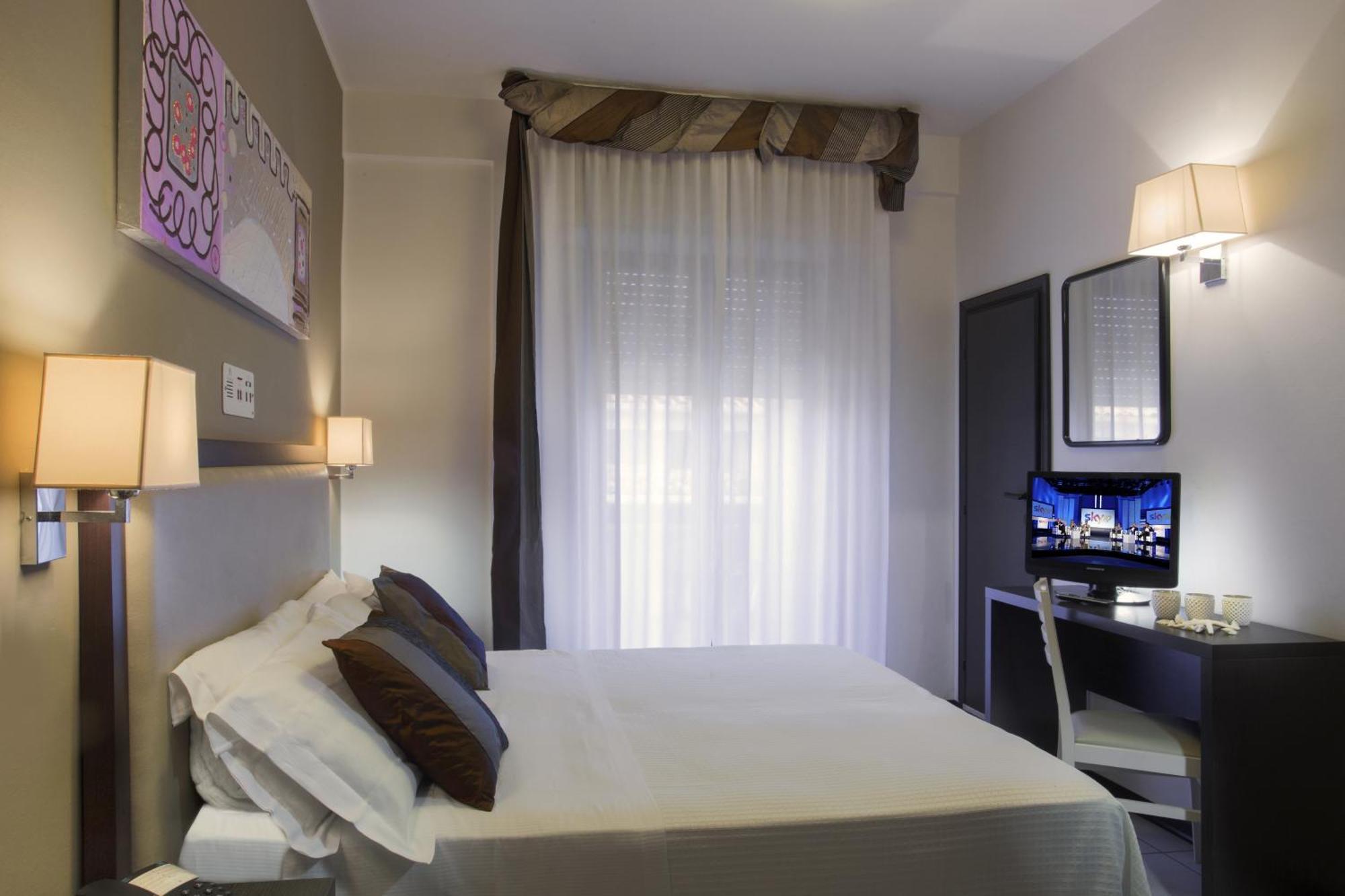 ריצ'יונה Hotel Ambassador חדר תמונה