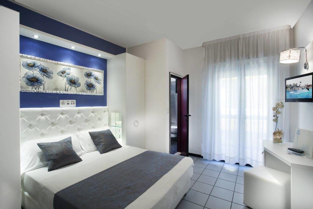 ריצ'יונה Hotel Ambassador מראה חיצוני תמונה