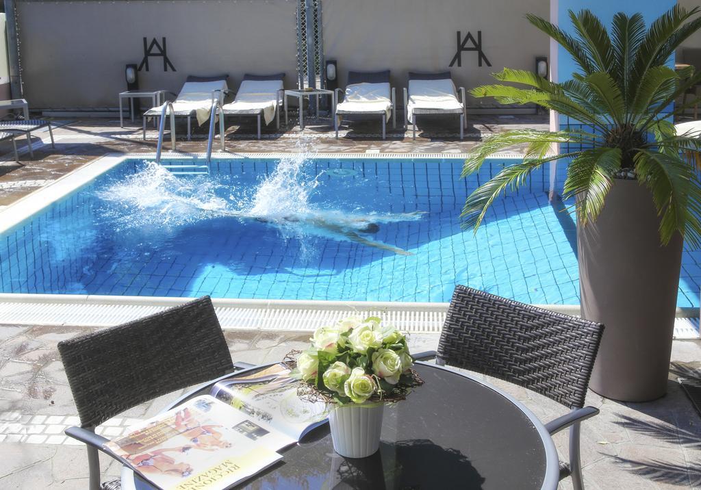 ריצ'יונה Hotel Ambassador מראה חיצוני תמונה