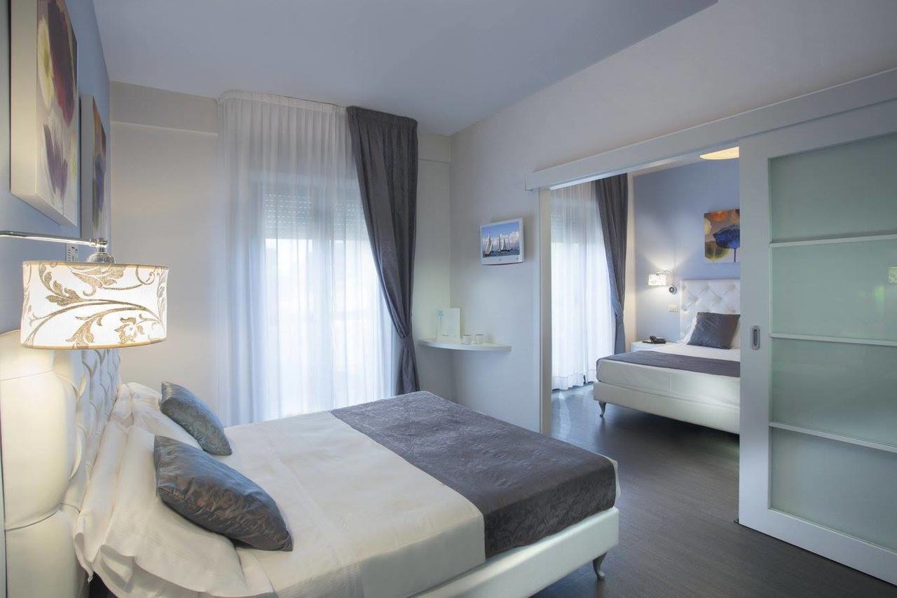 ריצ'יונה Hotel Ambassador מראה חיצוני תמונה